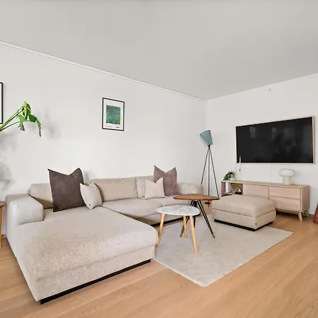 Modern & Spacious Lägenhet *